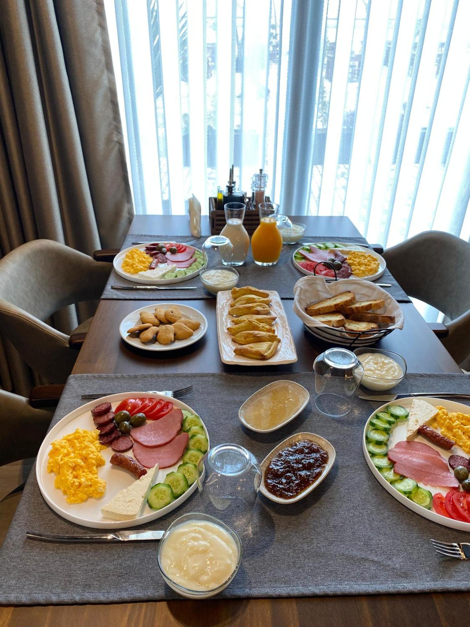 Hotel Flaer Shkodër Екстериор снимка