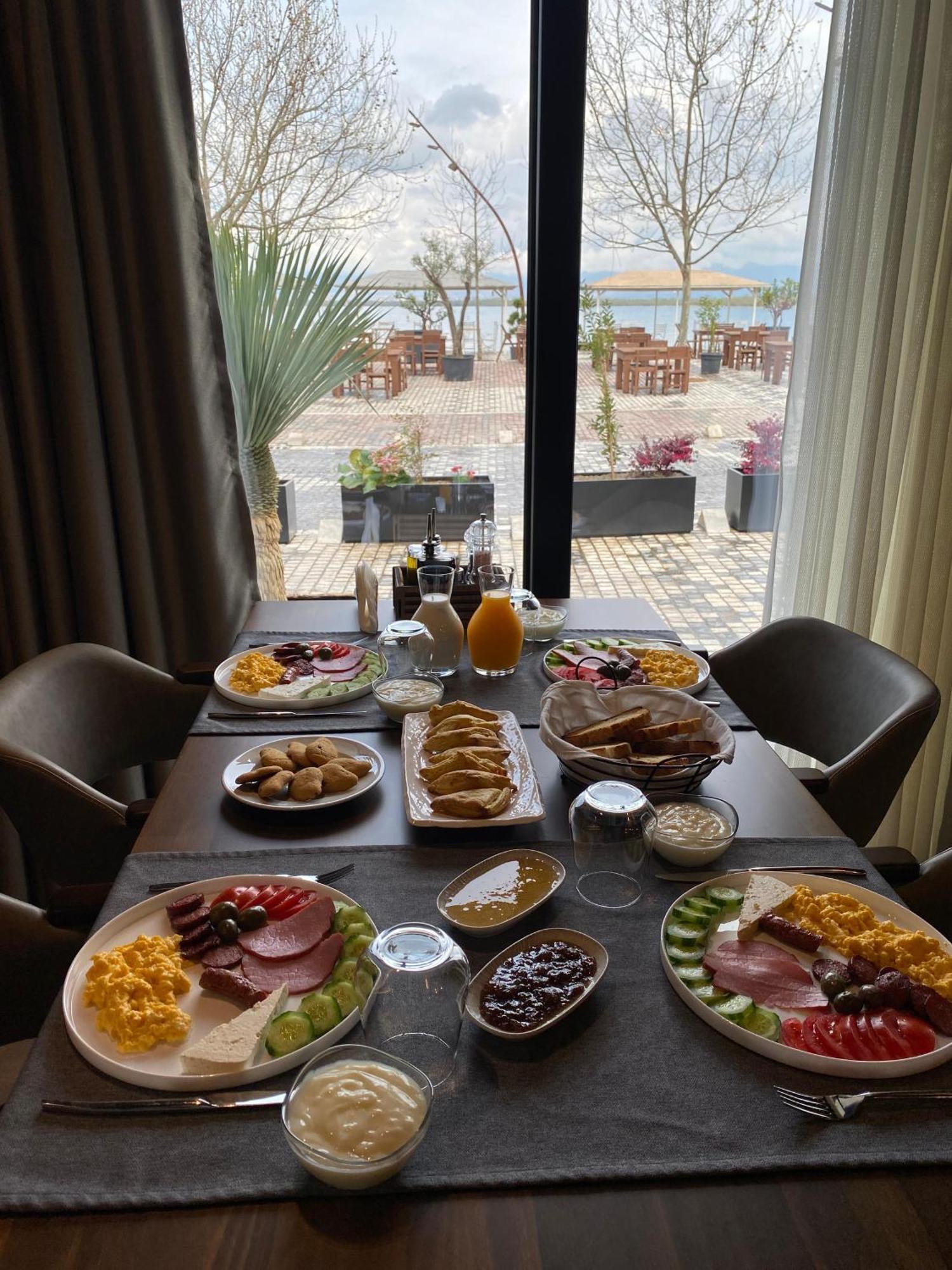 Hotel Flaer Shkodër Екстериор снимка