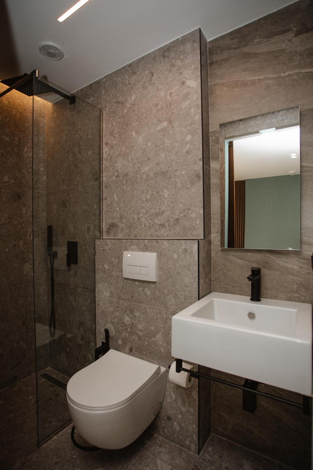Hotel Flaer Shkodër Екстериор снимка