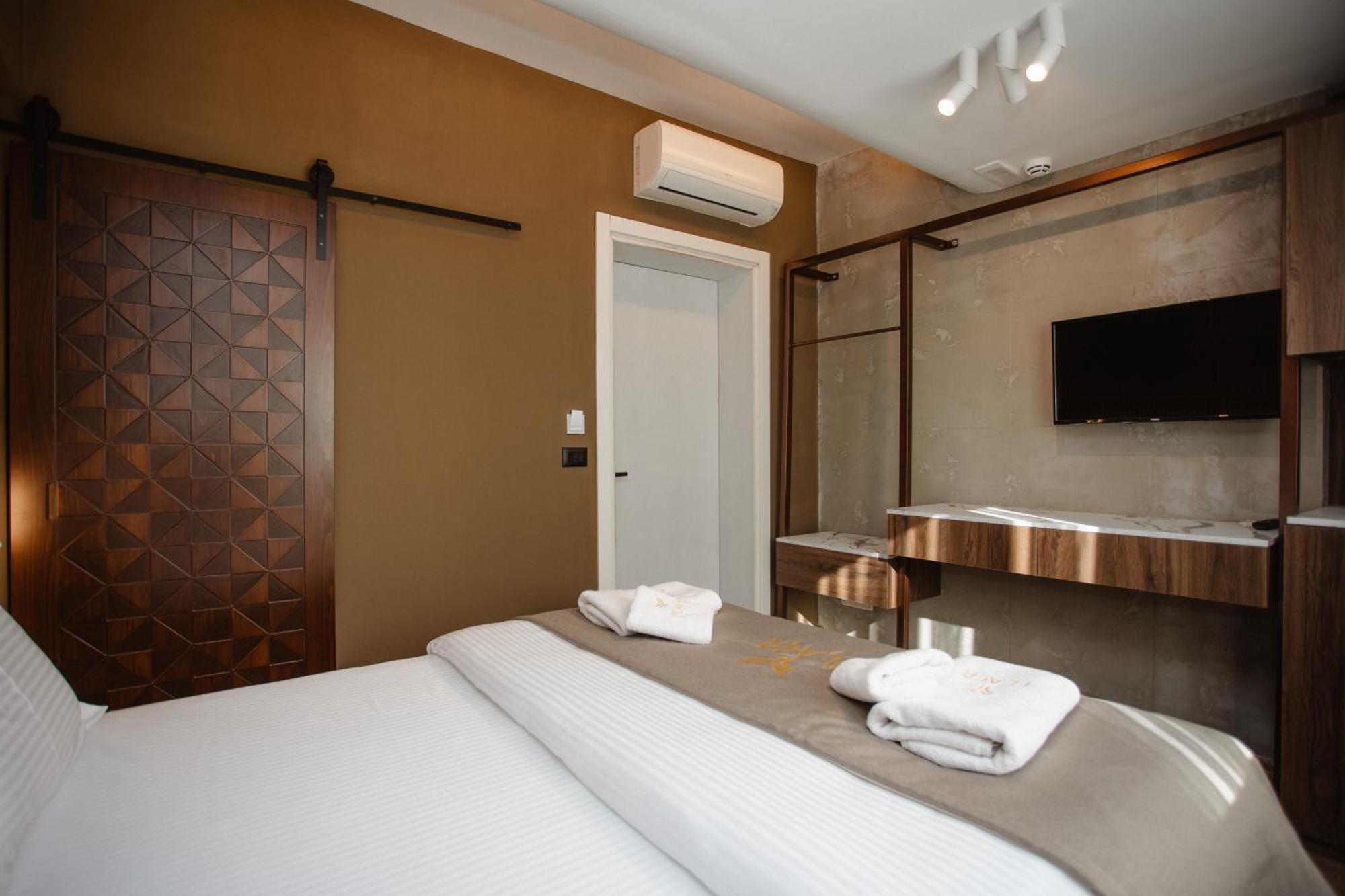 Hotel Flaer Shkodër Екстериор снимка