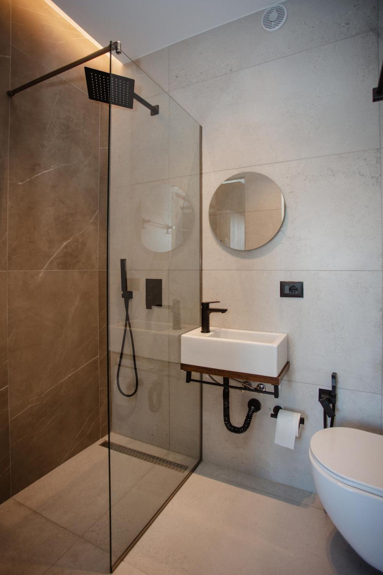Hotel Flaer Shkodër Екстериор снимка
