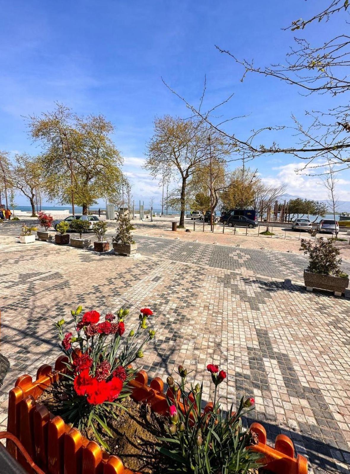 Hotel Flaer Shkodër Екстериор снимка